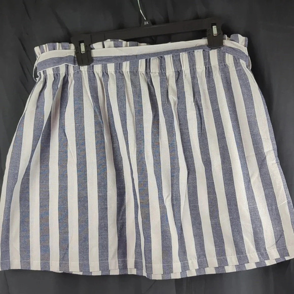 Shein 💖 Skirt - Picture 3 of 8